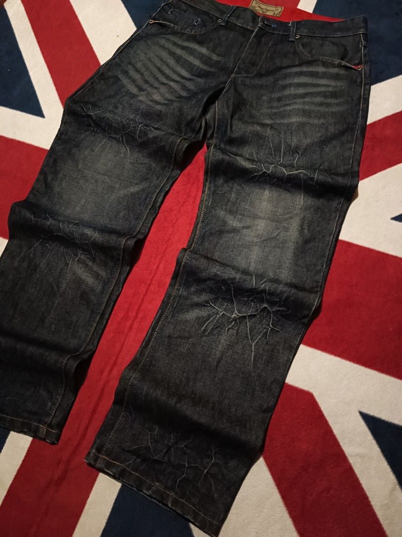 RAW ACT BOOTCUT JEANS (Category: Jeans) located in Santa Cruz. Submitted by rae_declutclothes (Listing ID 1463295260, Image 2). Description: 35 w 11 thighs 41.8 8.3 hem good condi heavy.