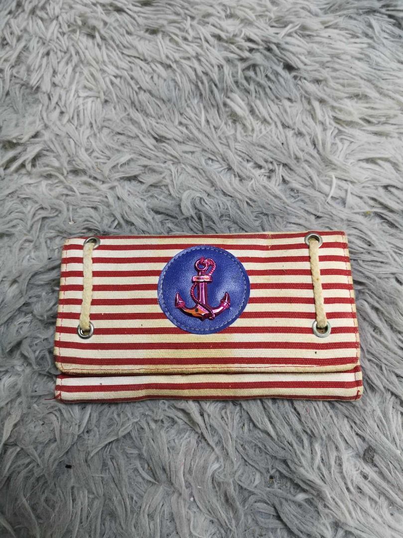 Red & White Striped Snap Closure Long Wallet (Category: Wallets & Card holders) located in Santa Cruz. Submitted by jmy_surplus.2 (Listing ID 1463245107, Image 1). Description: Size ; L - 4.4 W - 7.4 Color ; White , Red Type ; Wallet Brand ; No brand Material ; Synthetic Style ; Stripe Pattern Long Wallet LR 129 JMY 4 Batch #223.