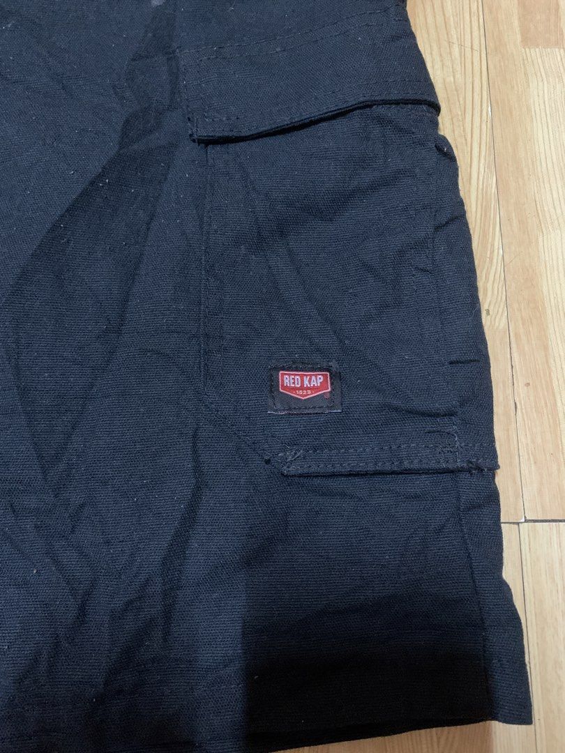RED KAP CARGO SHORTS (Category: Shorts) located in Rizal. Submitted by uniii_011 (Listing ID 1463192330, Image 3). Description: .