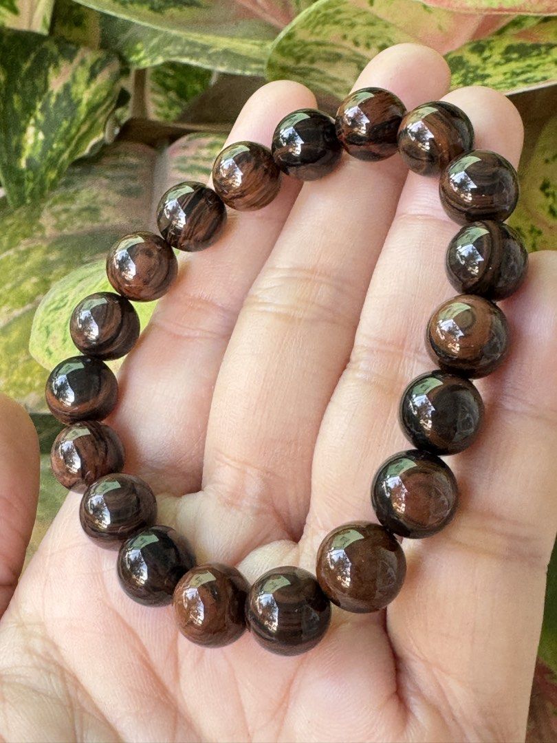 RED OBSIDIAN BRACELET 🍉 B1_JC012 (Category: Bracelets) located in Bulacan. Submitted by selling_low_by_bella_ben (Listing ID 1463273746, Image 3). Description: RED OBSIDIAN 🍉 B1_JC012 🏷️ 380 9-10+ mm bead size 16 cm wrist.