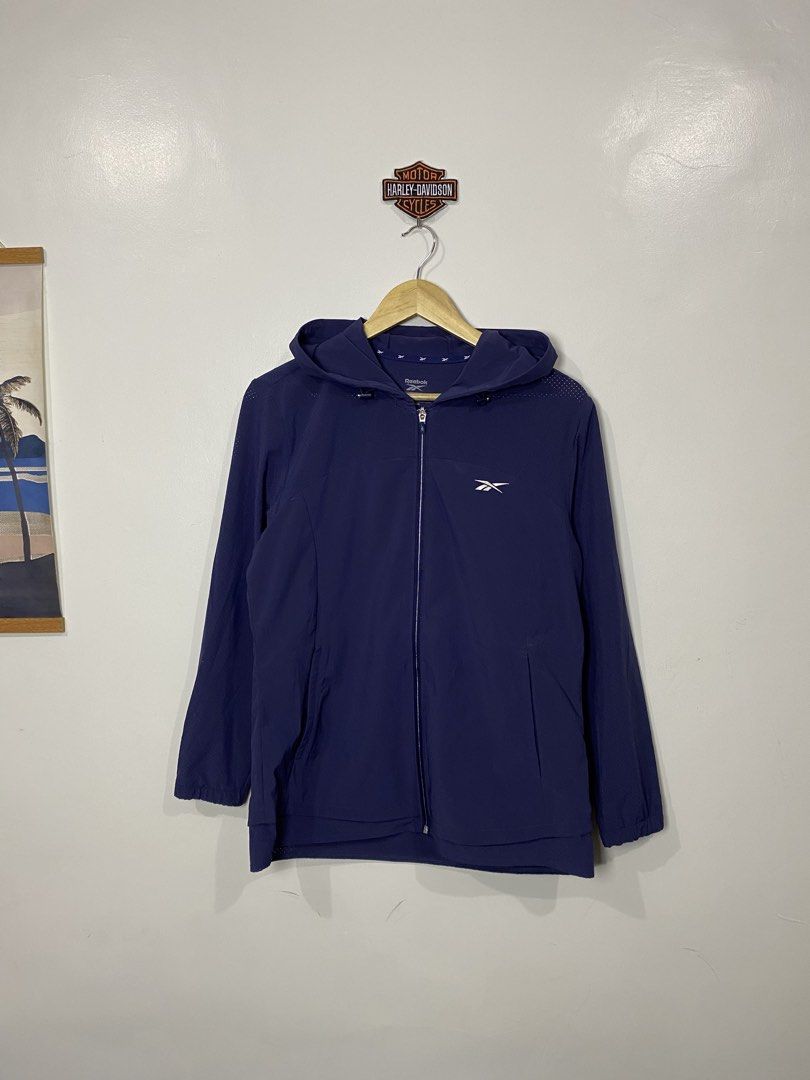 Reebok windbreaker (Category: Coats, Jackets and Outerwear) located in Cebu City. Submitted by thrift_grail (Listing ID 1463323084, Image 1). Description: Excellent condition Like new Size L on tag Dimes 19.5w 27L Color rate 9.5/10 Cebu city 📍.