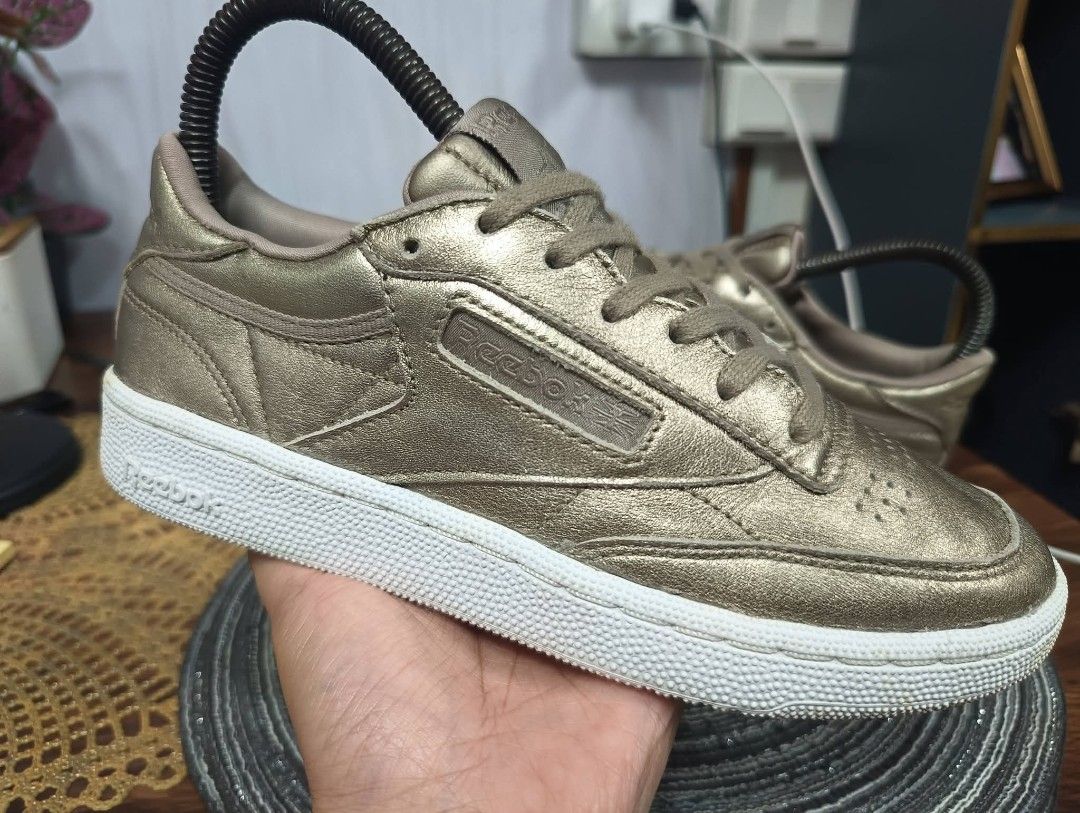 REEBOOK GOLD (22 Cm) LIKE NEW (Category: Announcements) located in Cavite. Submitted by annek_annek (Listing ID 1463295698, Image 2). Description: SIZE : 22CM CONDITION: GOOD AS NEW /LIKE NEW PLEASE SEND ME A MESSAGE FOR MORE DETAILS.