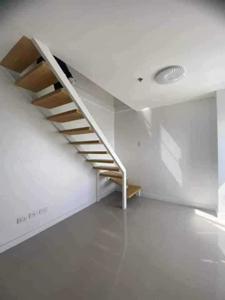 RENT TO OWN CONDO LOFT TYPE AT TIMOG (Category: Apartments & Condos) located in Caloocan City. Submitted by gaius.23 (Listing ID 1463295428, Image 3). Description: Option 1 – 2BR Loft Unit 📍 Timog Ave corner Mother Ignacia, Quezon City IN-HOUSE FINANCING (AUTO-APPROVE) • 2.5% cash-out to move in: ₱127,529 • Monthly: ₱24,470 for 14months • Remaining 90% balance payable thru In-house, Bank, or Pag-IBIG financing Option 2 – NO CASH-OUT TO MOVE IN D