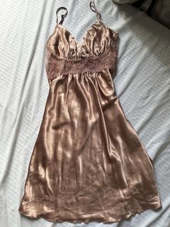 (Category: ) located in . Submitted by rinhercloset (Listing ID 1463212614, Image 1). Description: .
