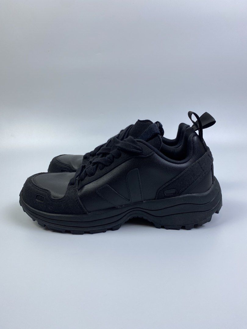 Rick Owens x Veja Sneakers (Category: Sneakers & Footwear) located in Dasmarinas. Submitted by goodbuyartisanal (Listing ID 1463162962, Image 3). Description: Rick Owens x Veja Sneakers size 41eu / 8us Excellent condition Price : 6,500 + ship Pm me.