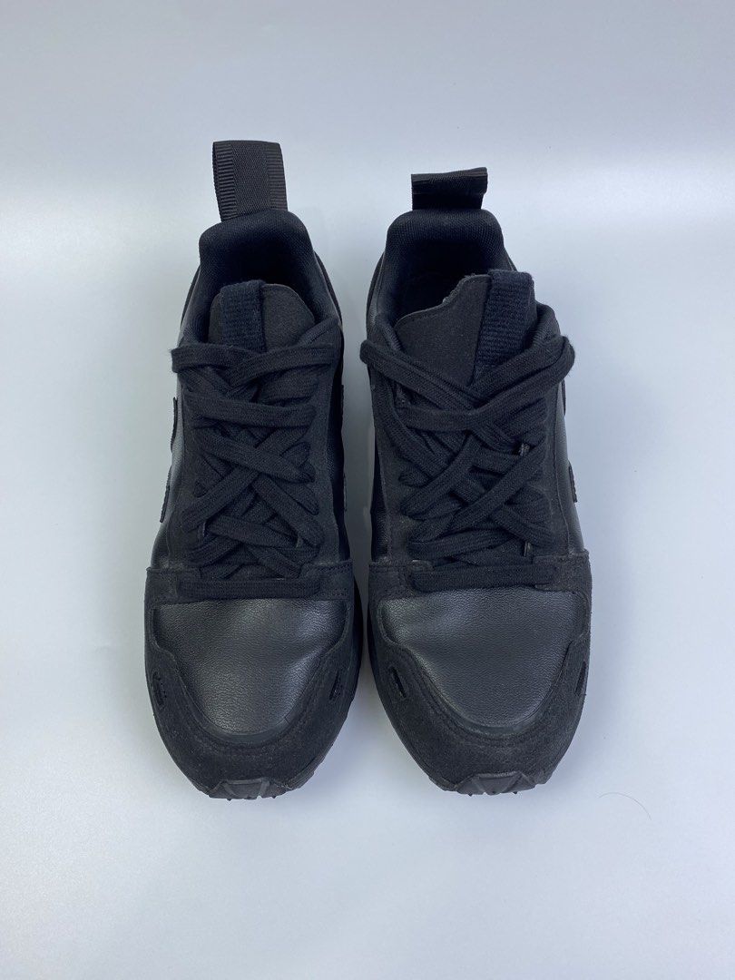 Rick Owens x Veja Sneakers (Category: Sneakers & Footwear) located in Dasmarinas. Submitted by goodbuyartisanal (Listing ID 1463162962, Image 2). Description: Rick Owens x Veja Sneakers size 41eu / 8us Excellent condition Price : 6,500 + ship Pm me.