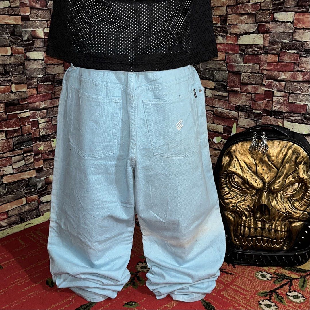 ROCAWEAR WITH HANGTAG (Category: Jeans) located in Muntinlupa City. Submitted by thuggin.shawn (Listing ID 1463166273, Image 1). Description: ROCAWEAR ( W HANGTAG ) W 36 / L 44 / T 15 / H 10 -STAINS AND MINIML FADES.