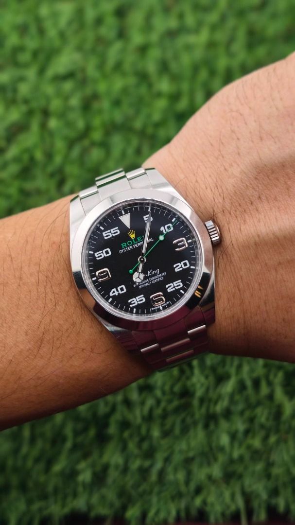 Rolex Airking 40mm Reference 116900 (Category: Luxury Watches) located in Muntinlupa City. Submitted by noeyslittlecloset (Listing ID 1463135651, Image 2). Description: Rolex Airking 40mm Reference 116900 2019 Complete Set Open for 3rd party authentication Meetup for sure buyers BGC / Alabang Php 435k .