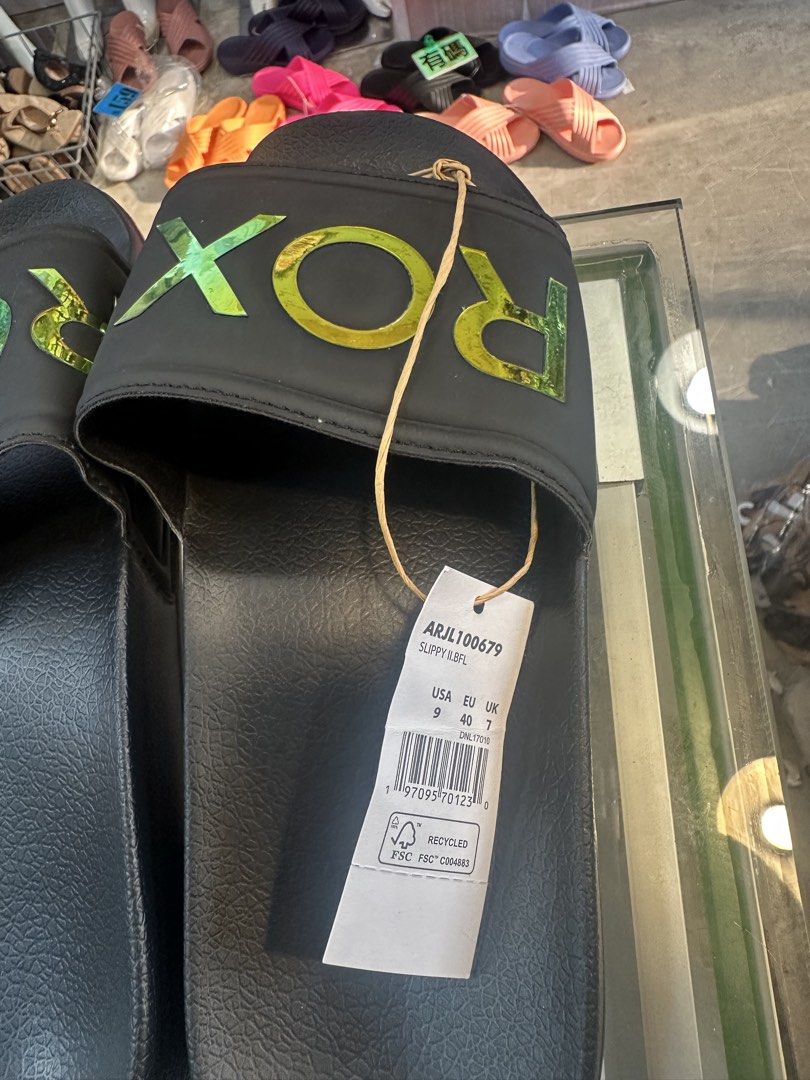 ROXY （分類：拖鞋）位於 Hong Kong。 由 long_long215 提交（商品編號 1463217459，圖片 3）。簡介： 外貿原單正品。