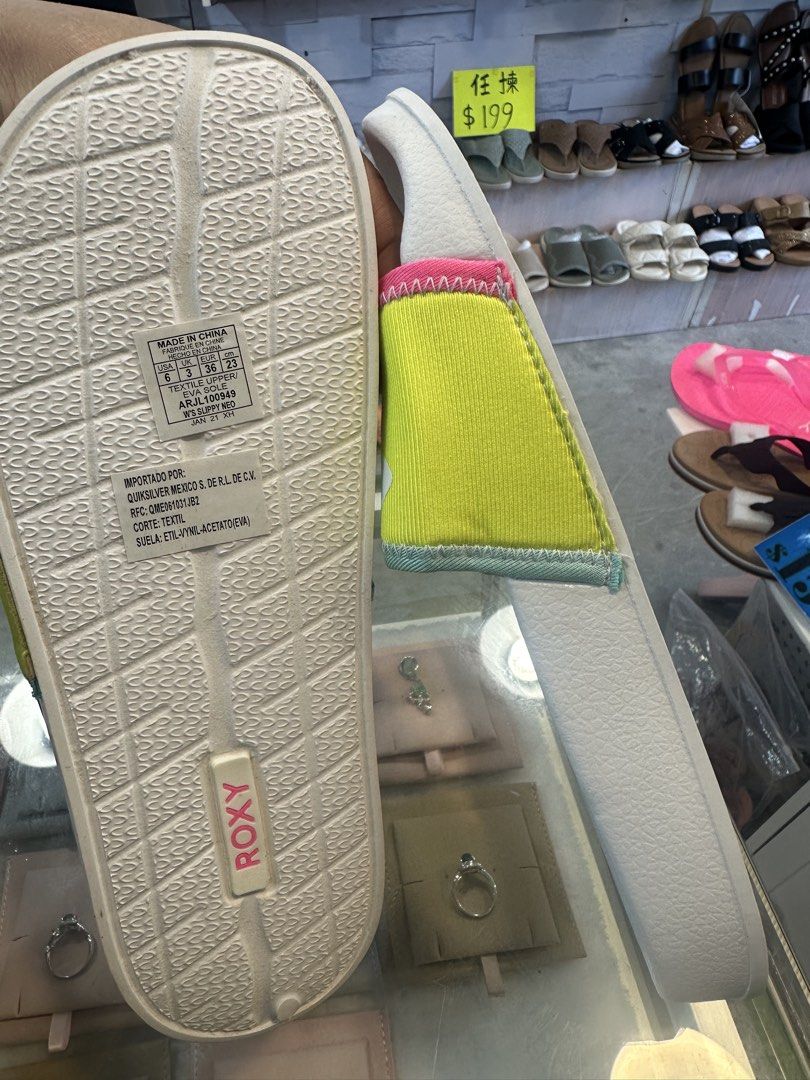 ROXY （分類：涼鞋）位於 Hong Kong。 由 long_long215 提交（商品編號 1463221066，圖片 3）。簡介： 外貿原單正品。