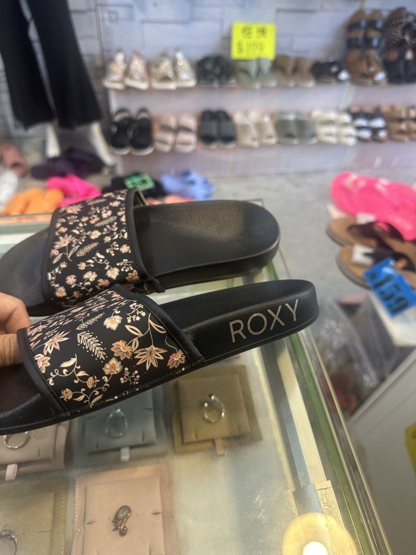 ROXY （分類：平底鞋）位於 Hong Kong。 由 long_long215 提交（商品編號 1463221336，圖片 3）。簡介： 外貿原單正品。