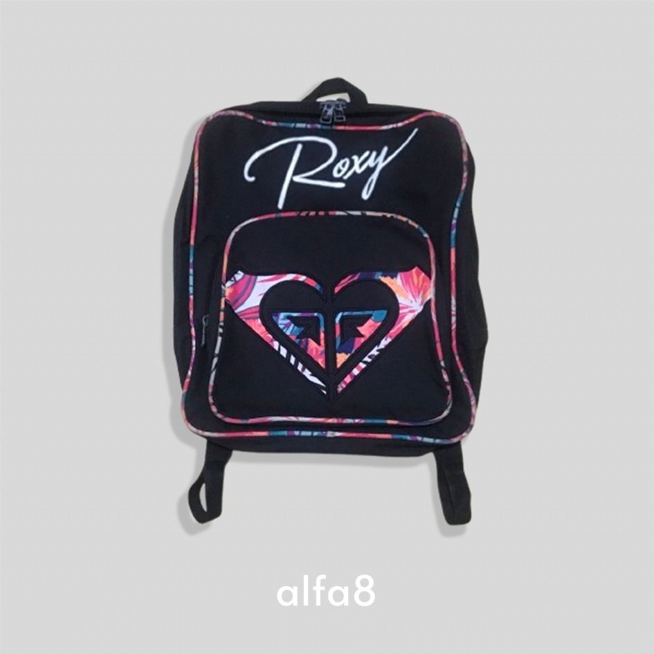 Roxy Backpack Black Bag (Category: Backpacks) located in Imus. Submitted by alfa_8 (Listing ID 1434789472, Image 1). Description: - Roxy backpack - Waterproof - Black base with floral accents - Roxy logo on front - Adjustable straps - Top handle - Multiple compartments - Zippers Flaw - Zipper Paint.
