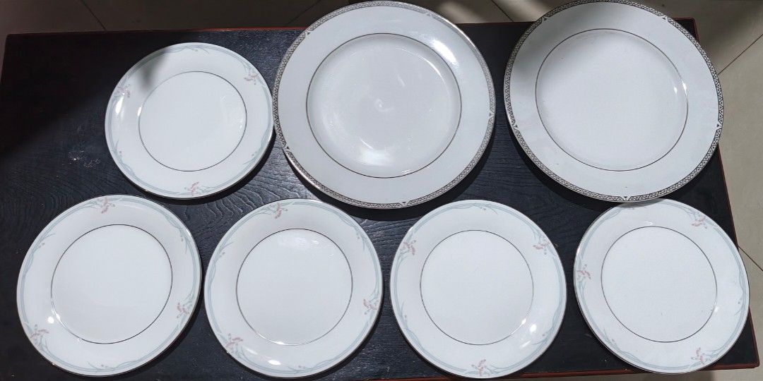 Royal Doulton plates bundle (Category: Dinnerware & Cutlery) located in Polomolok. Submitted by dkljapansurplus (Listing ID 1463217299, Image 1). Description: Royal Doulton bundle 7pcs Serving plates 2pcs, Platinum Dinner plates 5pcs, Carnation Sizes nasa picture.