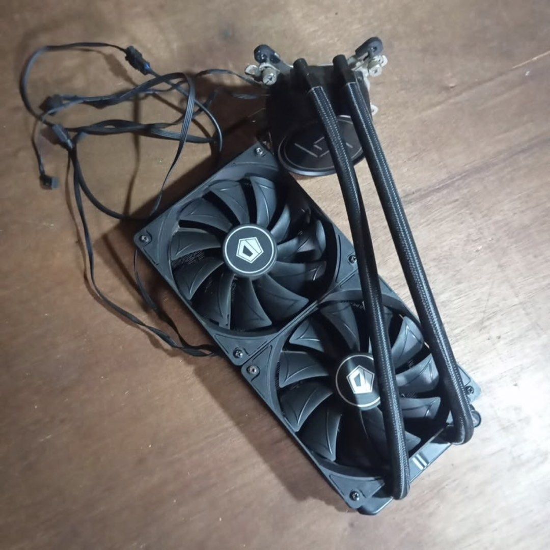 Rush Deepcool Gamemaxx L240 240mm AIO Cooler (Category: Computer Parts) located in Quezon City. Submitted by modernknight24 (Listing ID 1463278123, Image 2). Description: Rush Deepcool Gamemaxx L240 2x ID Cooling 120mm fans Meetup around Quezon City metro Manila or delivery via lalamove abonohan .