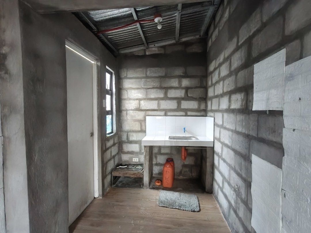 Rush Pasalo House and Lot (Category: House & Lot) located in Manila. Submitted by oddcloud-4794b2 (Listing ID 1463134382, Image 2). Description: House and Lot Pasalo with Meralco and water meter 2 years paid sa Pag ibig 28 years for monthly amortization 5,500 per month Owner here!!!.
