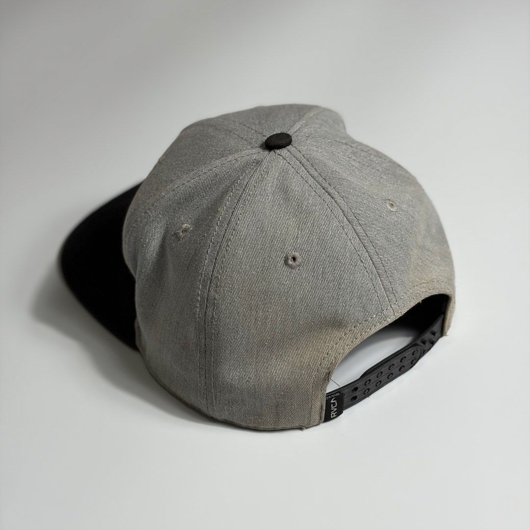 RVCA Snap Back Hat (Category: Caps & Hats) located in Makati City. Submitted by tulakngdamit.ph (Listing ID 1463174163, Image 2). Description: Excellent Need Wash Fresh From Bale.