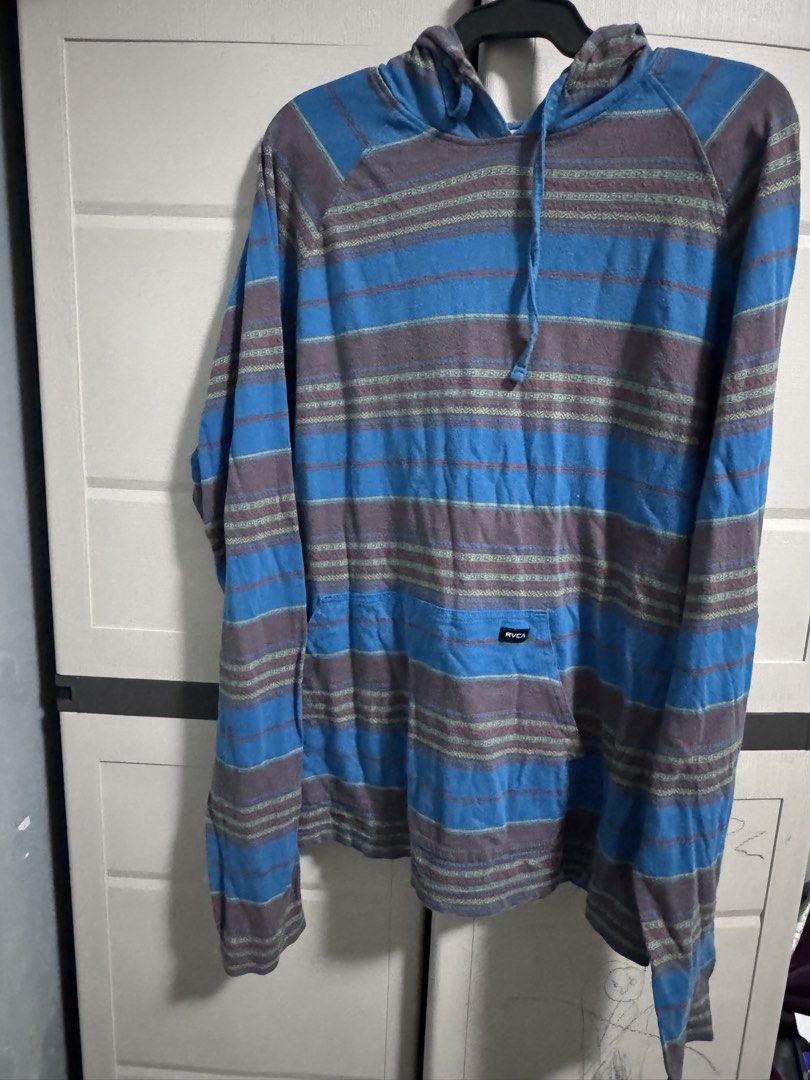 RVCA Striped Hoodie Size M (Category: Hoodies) located in Cainta. Submitted by afolshop (Listing ID 1463149136, Image 1). Description: - RVCA Hoodie - Size: Medium (M) - Design: Cool striped pattern - Features: Front pocket, adjustable hood - Origin: Made in India - Ideal for: Casual wear, everyday style.