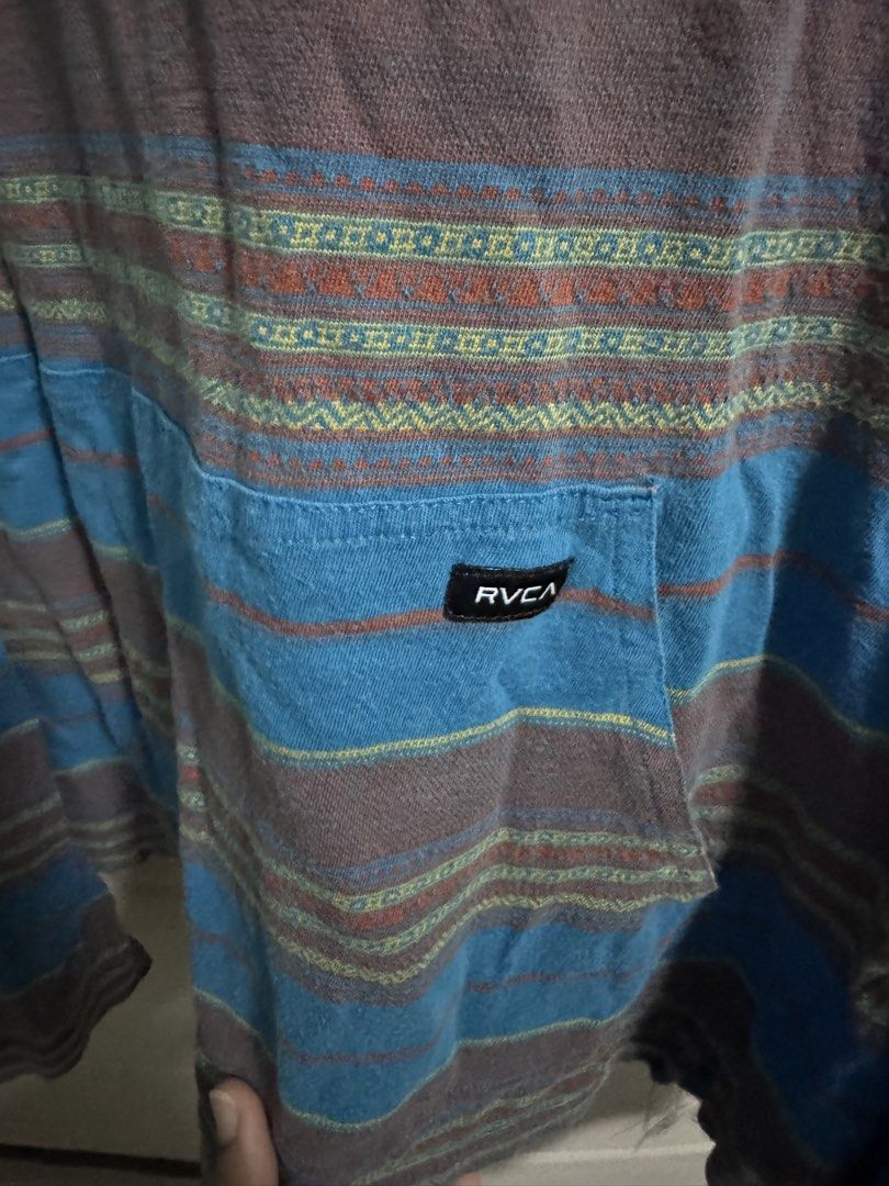 RVCA Striped Hoodie Size M (Category: Hoodies) located in Cainta. Submitted by afolshop (Listing ID 1463149136, Image 2). Description: - RVCA Hoodie - Size: Medium (M) - Design: Cool striped pattern - Features: Front pocket, adjustable hood - Origin: Made in India - Ideal for: Casual wear, everyday style.