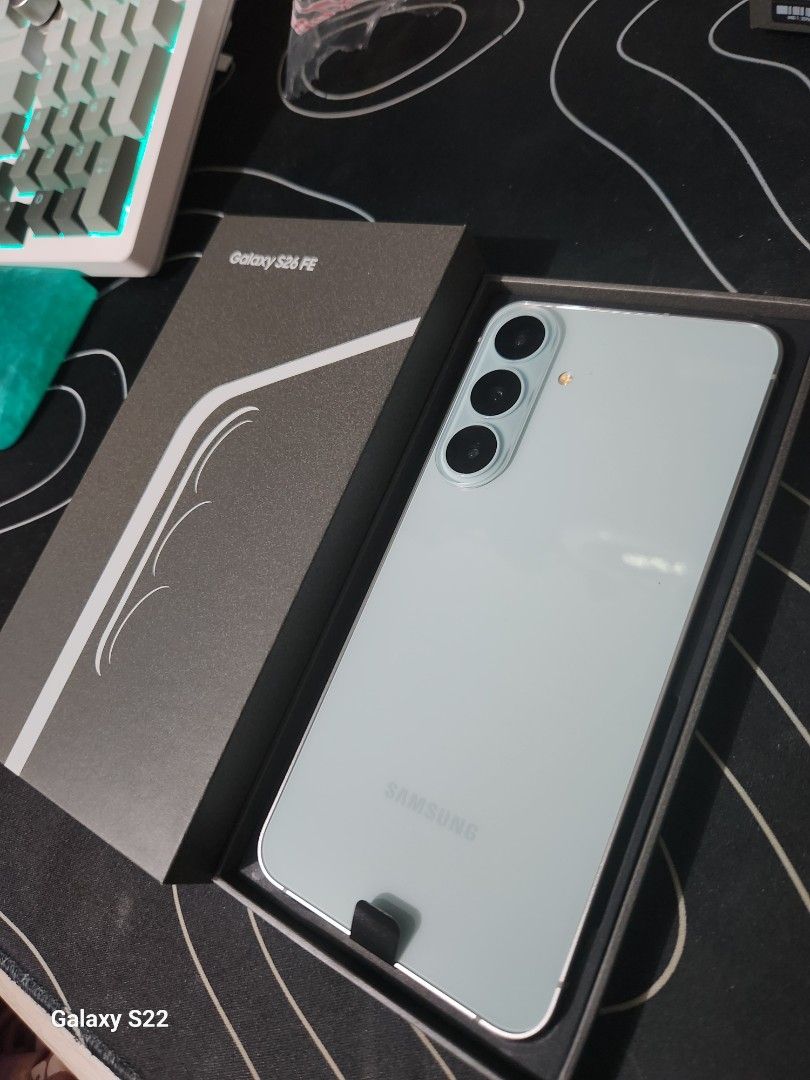 S26FE 512GB Pistachio (Category: Samsung) located in Manila. Submitted by barbitaba (Listing ID 1463237970, Image 1). Description: just opened to test item smooth, no dents or scratches with free cases i have 2 on hand, same condition.