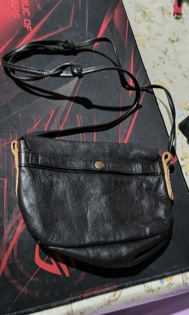 SAC chest/sling bag small size pure leather (Category: Cross-body Bags) located in Pasay City. Submitted by khim1202ma07307 (Listing ID 1463324407, Image 2). Description: .