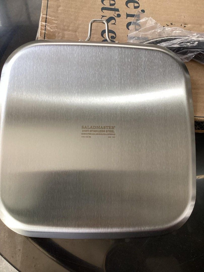 Saladmaster 11 inch square griddle (Category: Cookware & Accessories) located in Caloocan City. Submitted by royalmoon_9b998b (Listing ID 1463287670, Image 2). Description: salaldmaster 11 inch square griddle brandnew.