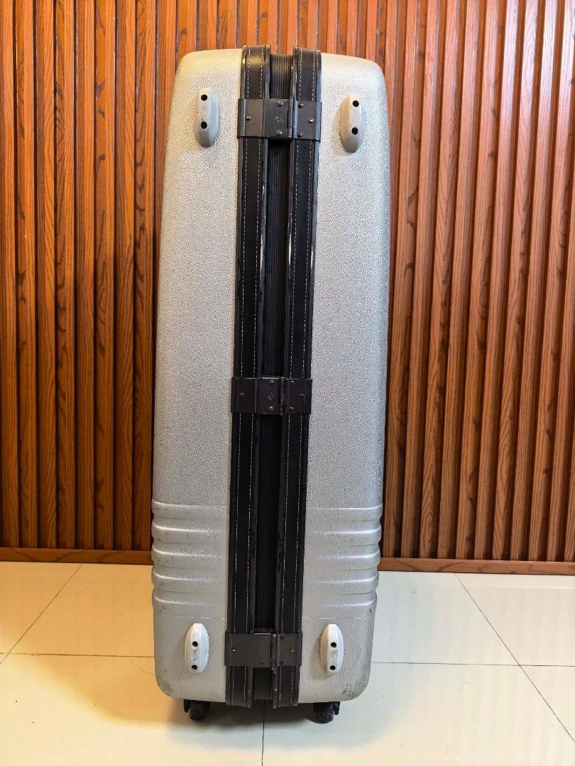 Samsonite Gray (Category: Luggage) located in Manila. Submitted by jzjapansurplus (Listing ID 1463160141, Image 3). Description: Brand: Samsonite 🇯🇵 Made in Japan ✅ Premium Look with leather Touch ✅ Extra Large Check luggage ✅ H33" xW21" x D10.5 Inches ✅ Heavy Duty Guaranteed ✅ 360° Wheels All smooth ✅ Shock Resistant ✅ Lock with Key.