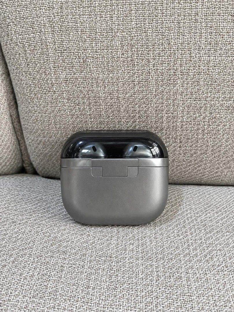 Samsung Galaxy Buds3 (Original) (Category: Earphones) located in Manila. Submitted by daily_grailed.ph (Listing ID 1463313128, Image 2). Description: Samsung Galaxy Buds3 (Original) preloved item, 14k On market lastyear lang na Purchase. Di na gagamit, None Issue moneyback Guarantee if Fake..