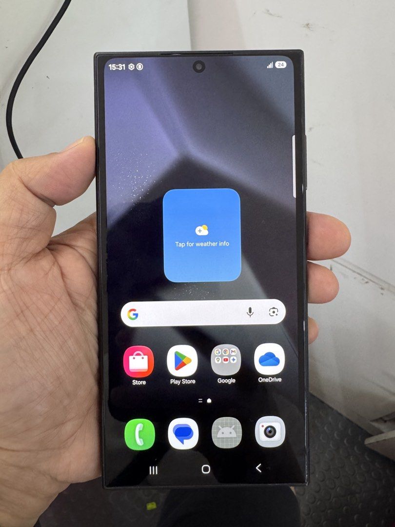 Samsung S24 Ultra 12/512gb (Category: Samsung) located in Quezon City. Submitted by abeth30 (Listing ID 1463190941, Image 3). Description: Original Samsung S24 Ultra 12gb Ram 512gb Rom Openline no issue palit LCD oled pinalit magandang klase meetup ever gotesco mall commonwealth qc.