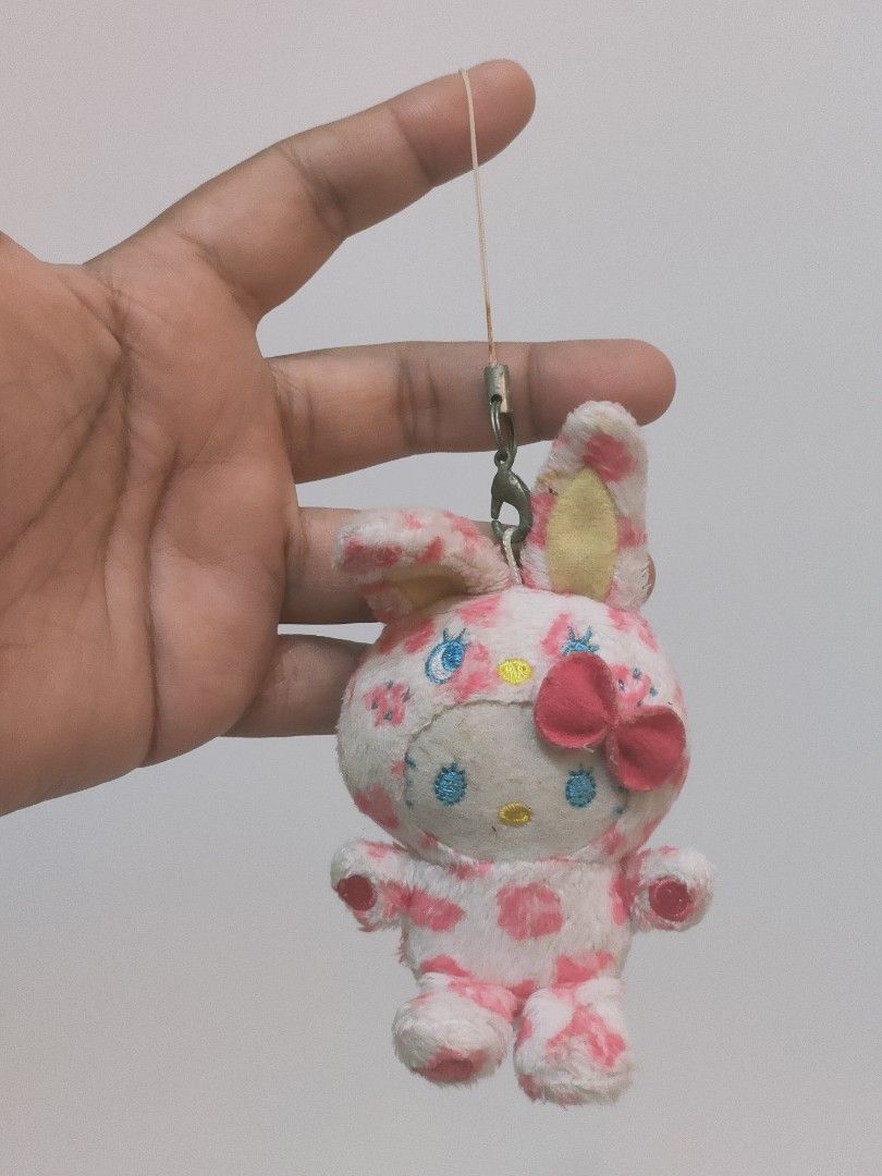Sanrio '11 Hello Kitty Pink Bunny Plush Charm (Category: Plushies & Soft Toys) located in Antipolo. Submitted by bhabiegraciefashionlab (Listing ID 1463232967, Image 3). Description: ✨Sanrio '11 Hello Kitty Pink Bunny Plush Charm 🔖like New ,clear label 🇯🇵from Japan 📸Actual Photos posted, what you see is what you'll get 😍Perfect for Sanrio / Hello Kitty Fans/Collectors or for gifting 💸MOP 👉🏻Gcash /Maribank/GoTyme 🚚MOD 👉🏻J&T / Lalamove �