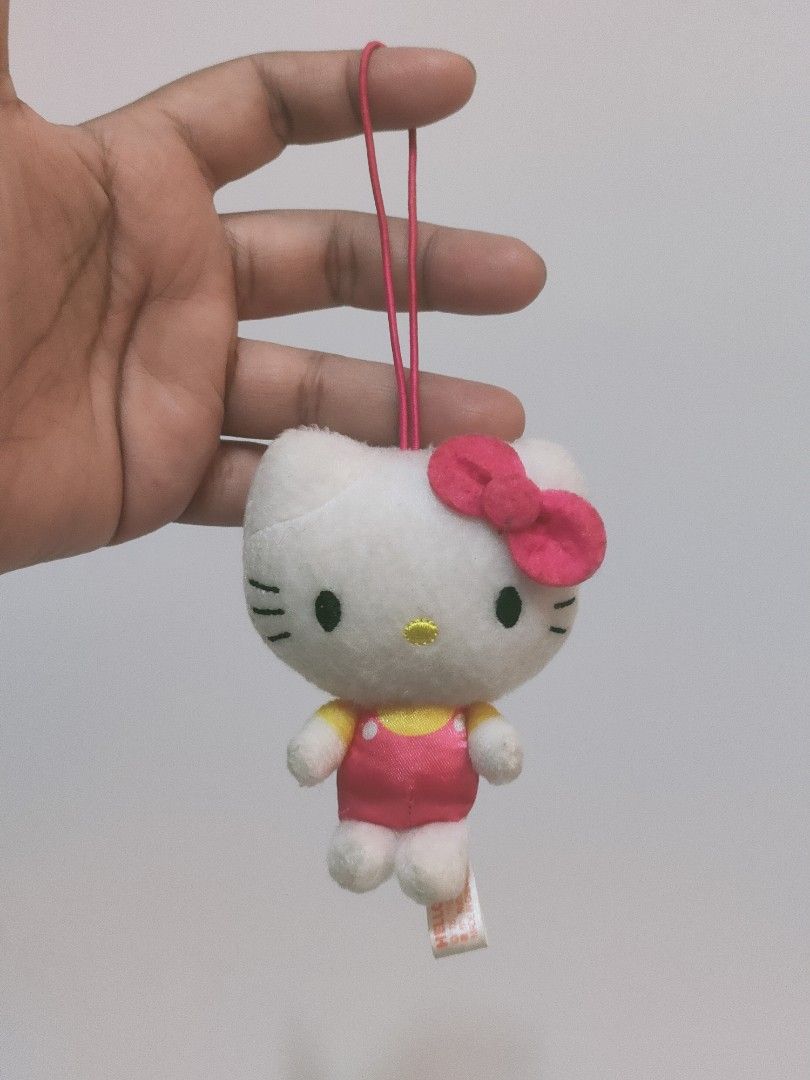 Sanrio '18 Eikoh Hello Kitty Plush Charm (Category: Plushies & Soft Toys) located in Antipolo. Submitted by bhabiegraciefashionlab (Listing ID 1463231215, Image 3). Description: ✨Sanrio '18 Eikoh Hello Kitty Plush Charm 🔖good as New. Clear Label/Etiketa 🇯🇵From Japan 📸Actual Photos posted, what you see is what you'll get 😍Perfect for Sanrio / Hello Kitty Fans/Collectors or for gifting 💸MOP 👉🏻Gcash /Maribank/GoTyme 🚚MOD 👉🏻J&T / Lalamove 