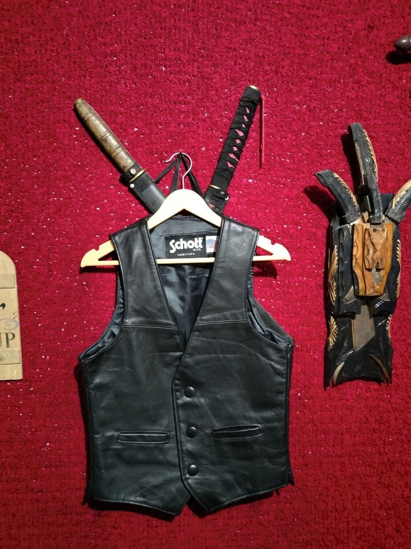 SCHOTT 015 LEATHER VEST FOR MEN'S (Category: Coats, Jackets and Outerwear) located in Baguio. Submitted by vertex_nga.pow (Listing ID 1463238623, Image 3). Description: SCHOTT 015 LEATHER VEST FOR MEN'S SMALL ON TAG DIMENSION 23L BY 18 ARMPIT TO ARMPIT GOOD CONDITION GENUINE LEATHER BAGUIO LOCATION PLUS SF SA MALAYU JNT COURIER PASS COD UNLI VOUCH PRICE:PM DM PM DM IF INTERESTED ONLY.