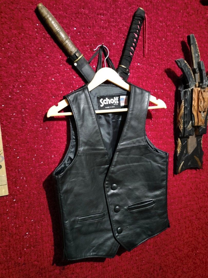 SCHOTT 015 LEATHER VEST FOR MEN'S (Category: Coats, Jackets and Outerwear) located in Baguio. Submitted by vertex_nga.pow (Listing ID 1463238623, Image 2). Description: SCHOTT 015 LEATHER VEST FOR MEN'S SMALL ON TAG DIMENSION 23L BY 18 ARMPIT TO ARMPIT GOOD CONDITION GENUINE LEATHER BAGUIO LOCATION PLUS SF SA MALAYU JNT COURIER PASS COD UNLI VOUCH PRICE:PM DM PM DM IF INTERESTED ONLY.