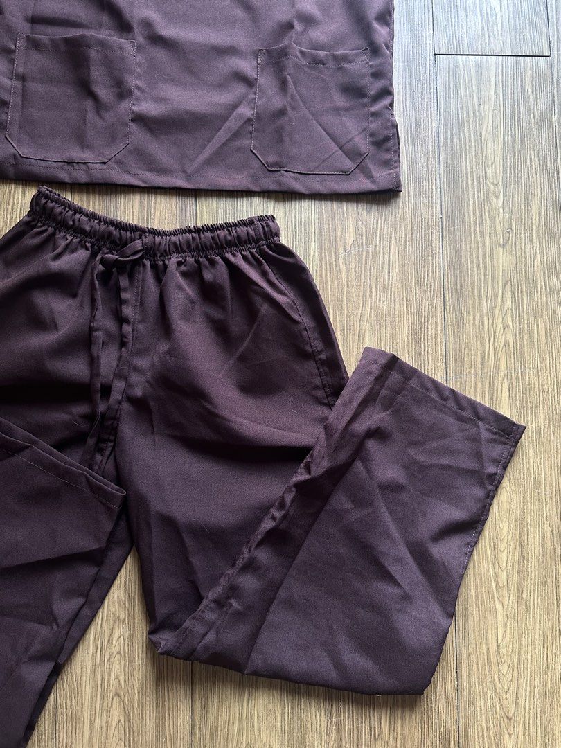 Scrub suit set (medium) (Category: Sets or Coordinates) located in Caloocan City. Submitted by 2ndfash (Listing ID 1463150952, Image 3). Description: Small on tag but big sizing so kasya medium Not cotton fabric.