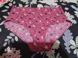 (Category: ) located in . Submitted by vanilla_sandalwood (Listing ID 1463288188, Image 1). Description: .