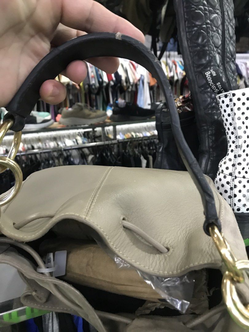 See by Chloe (Category: Purses & Pouches) located in Balete No 2. Submitted by troyesybang (Listing ID 1463175266, Image 2). Description: Bucket small Front suede leather Back smooth cowhide May bungi rubber lining handle Sf to j&t Leather all .
