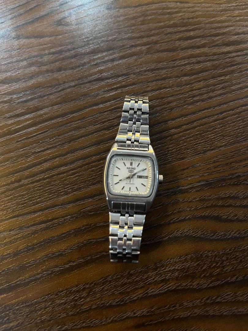 Seiko 5 Automatic Ladies Watch (Category: Women's Watches) located in Cebu City. Submitted by jbok_watches. (Listing ID 1463262203, Image 1). Description: - Classic Seiko 5 ladies watch - Automatic movement (no battery needed) - Clean white dial with day and date functions - Adjustable stainless steel bracelet - Perfect for everyday wear - Timeless design that complements any outfit.