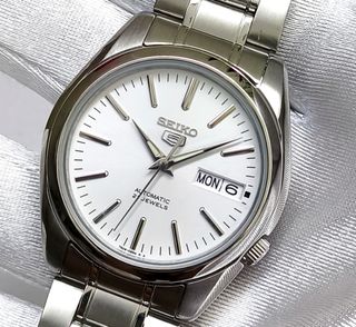 (Category: ) located in . Submitted by thewatchshoppe (Listing ID 1454103150, Image 1). Description: .