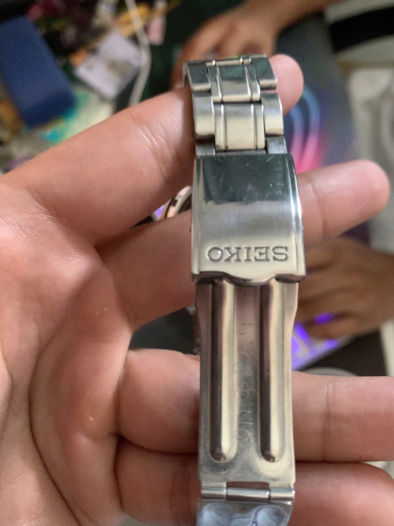 Seiko 5 Sports Automatic Watch (Category: Men's Watches) located in Batac City. Submitted by egorospe (Listing ID 1463147956, Image 3). Description: - Seiko 5 Sports Automatic Watch - 23 Jewels Automatic Movement - 100m Water Resistance - Day and Date Display - Stainless Steel Case and Band - Light Champagne Dial.