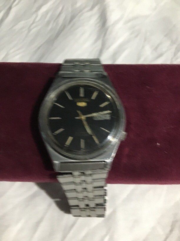 Seiko 7019-8200 automatic (Category: Men's Watches) located in Baguio. Submitted by agozun61 (Listing ID 1463317643, Image 2). Description: Vintage Seiko 7019-8200 original automatic.good running condition .