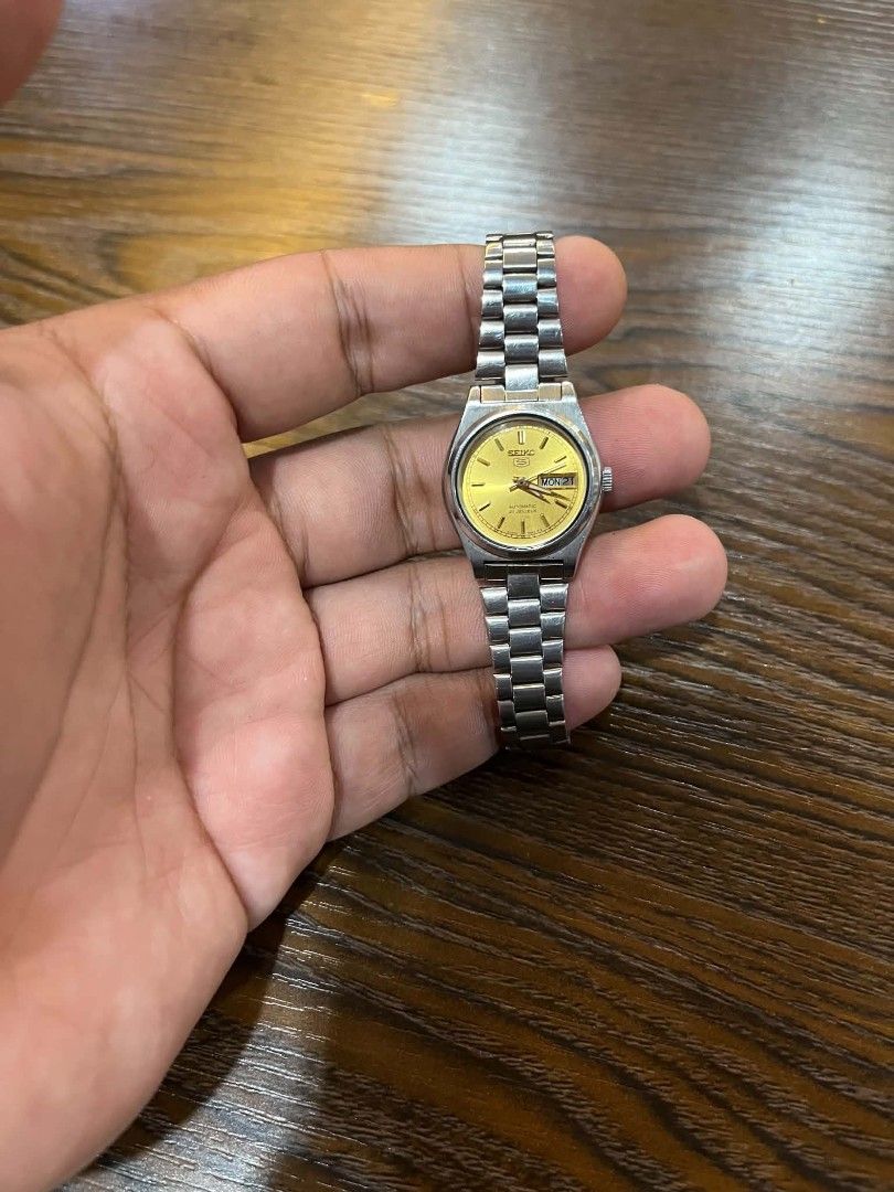 Seiko Automatic Watch Yellow Dial Day Date (Category: Luxury Watches) located in Cebu City. Submitted by jbok_watches. (Listing ID 1463261785, Image 2). Description: - Seiko Automatic Watch - Striking Yellow Dial - Day and Date Display - Durable Stainless Steel Band - Seiko Logo Clasp - Excellent Working Condition - Ready for its next owner!.