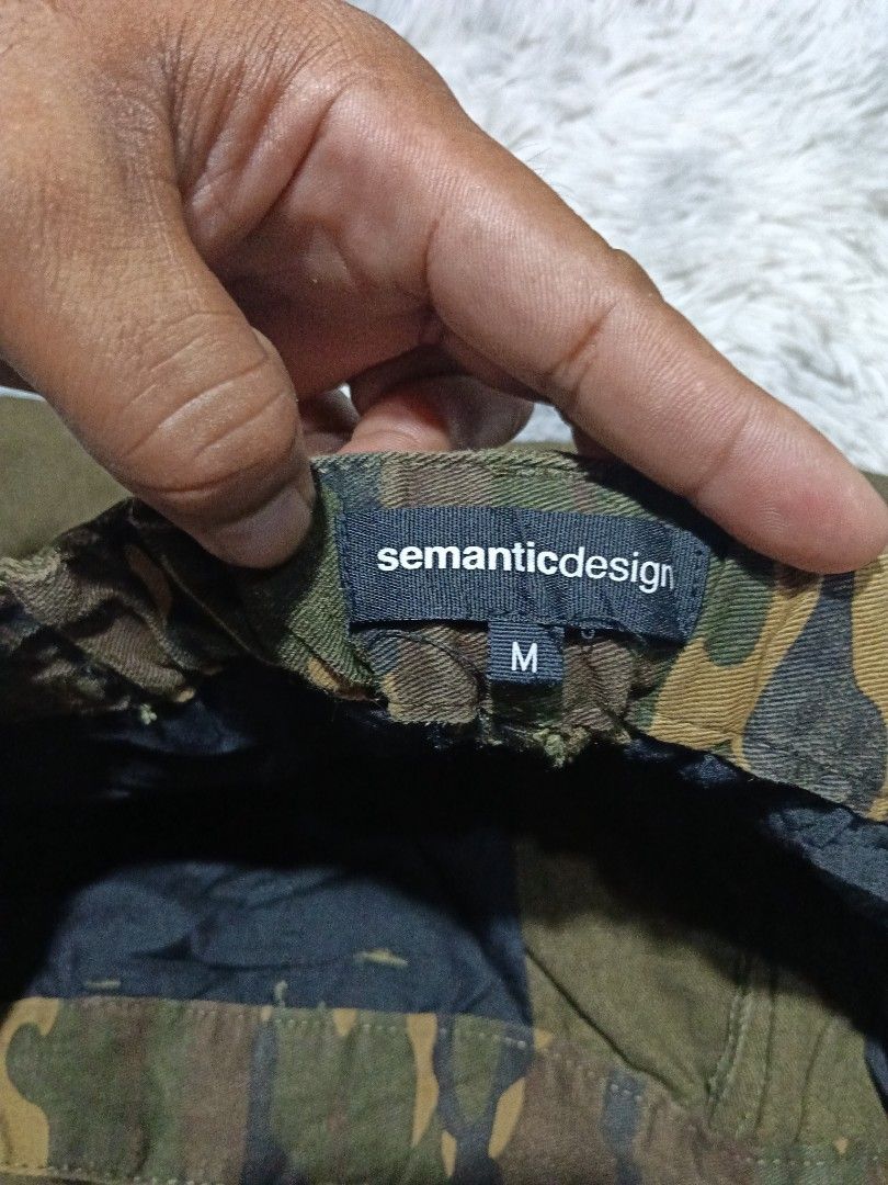 SEMANTIC DESIGN CAPRI PANTS (Category: Shorts) located in San Carlos City. Submitted by wilburstthriftstore (Listing ID 1463237120, Image 3). Description: Semantic design capri pants Size Medium Waist 31-33 Length 25 Hem 9 No issue Excellent condition 👌🏾 ₱250 + sf.