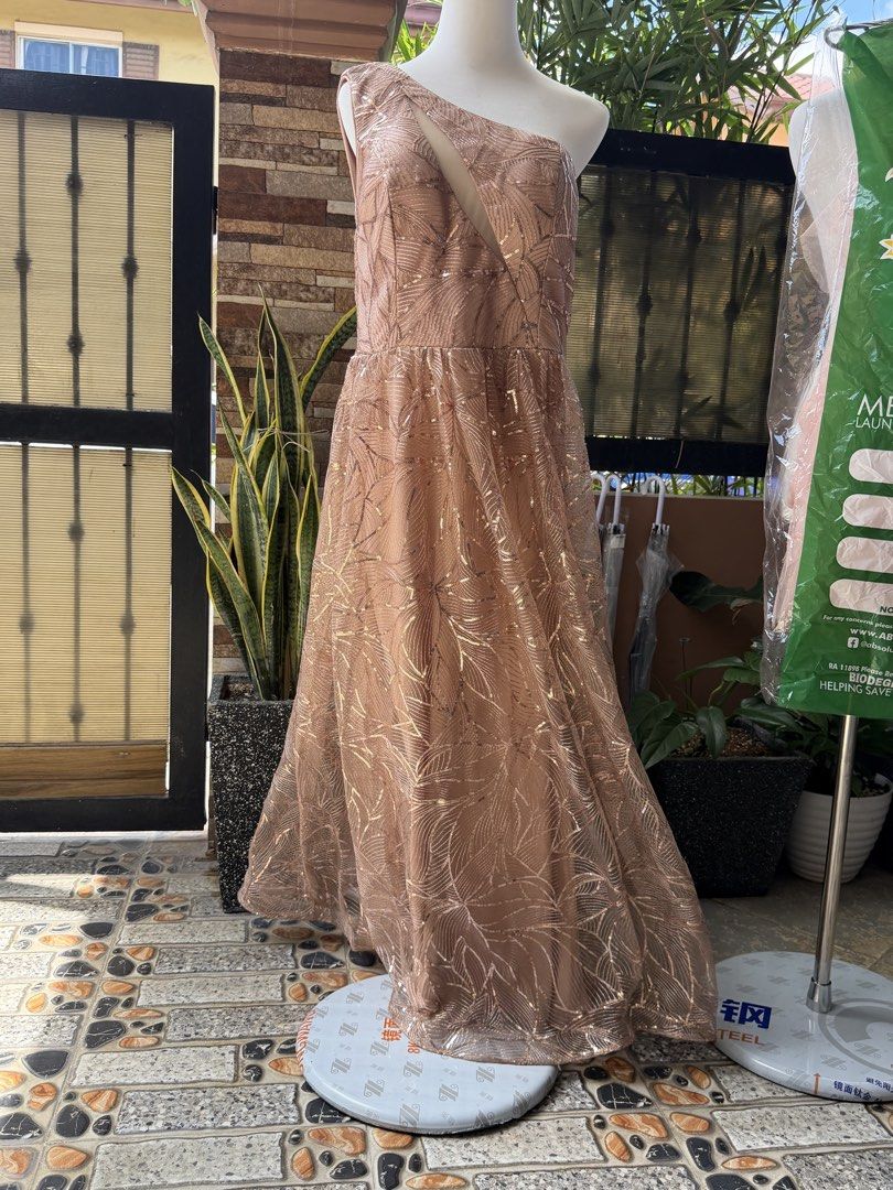 Shein (Category: Evening dresses & gowns) located in Dasmarinas. Submitted by preloved_brandedbackup (Listing ID 1462938924, Image 3). Description: Used once Xs xl S.