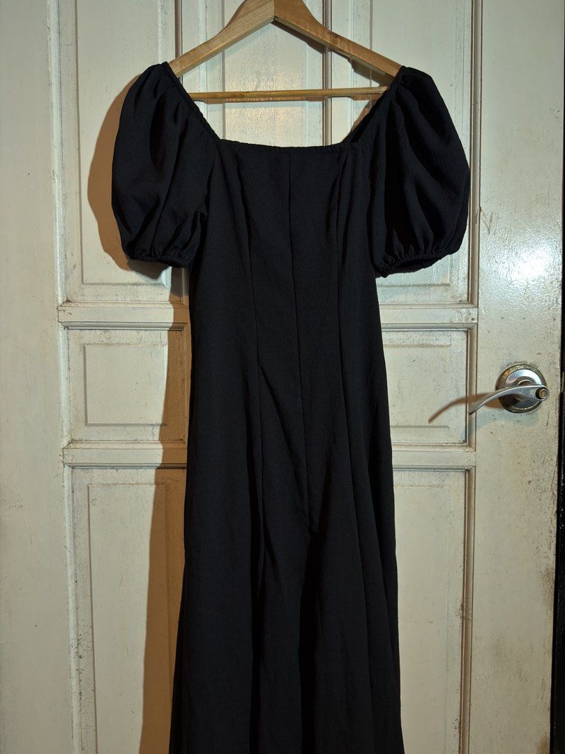 SHEIN black maxi skirt (Category: Dresses) located in Valenzuela. Submitted by julijulyxoxo (Listing ID 1463236115, Image 3). Description: where to find me: Facebook: Julianne Leigh (post is already up) Instagram: shop.loveandrelove (might post updates/items here too) MOP: maribank, gcash, maya MOD: J&T Express Item is unwashed. Please wash immediately before wearing!.