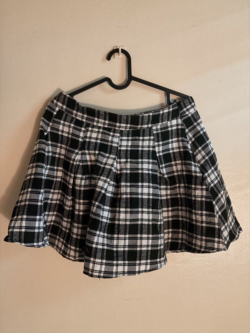 shein ‘clueless’ plaid costume set (Category: Coats, Jackets and Outerwear) located in Las Pinas. Submitted by azzyplane (Listing ID 1463202320, Image 3). Description: 300 for the set na, worn only once blazer and skirt are both size medium (The last pic is taken from Pinterest).