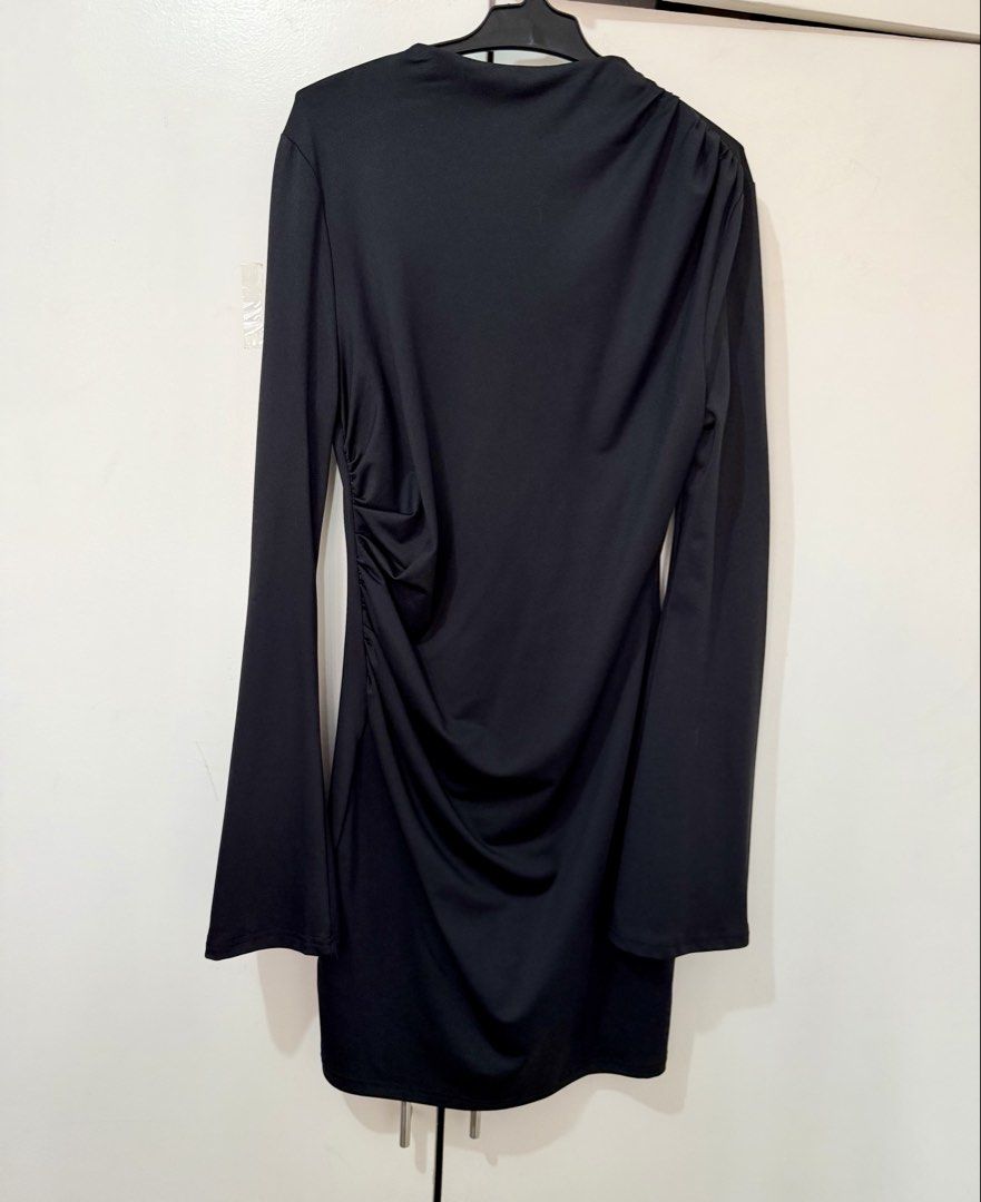 Shein Longsleeve Minidress (Category: Dresses) located in Muntinlupa City. Submitted by bisous.ph (Listing ID 1463122879, Image 3). Description: - S on tag - Color may vary slightly due to lighting - Brand new Location: Muntinlupa MOP: Gcash, BPI Shipping c/o buyer: Grab, Lalamove, Gogo Xpress No Sh0pee checkout.