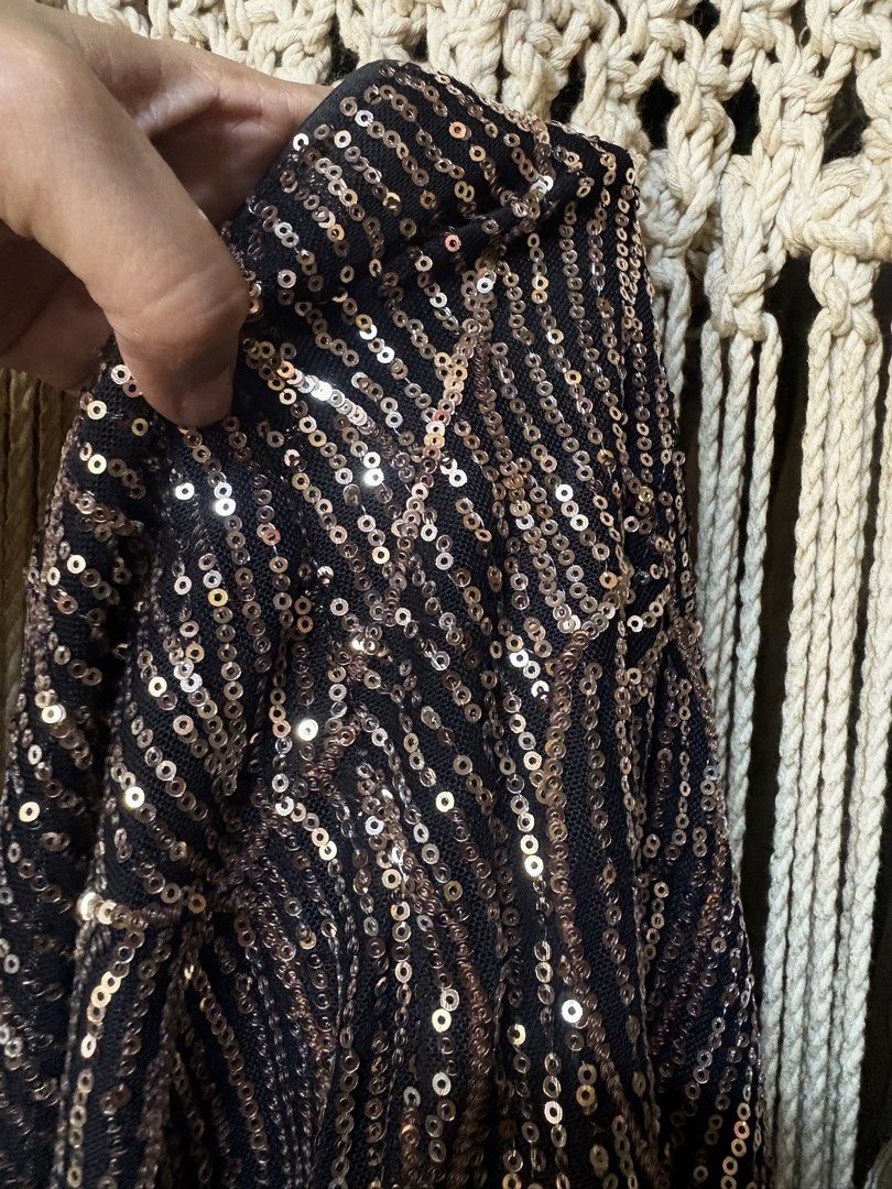 shein stretchable waist fully sequined event skirt (Category: Skirts) located in Cavite. Submitted by bambimay30 (Listing ID 1463122935, Image 3). Description: .