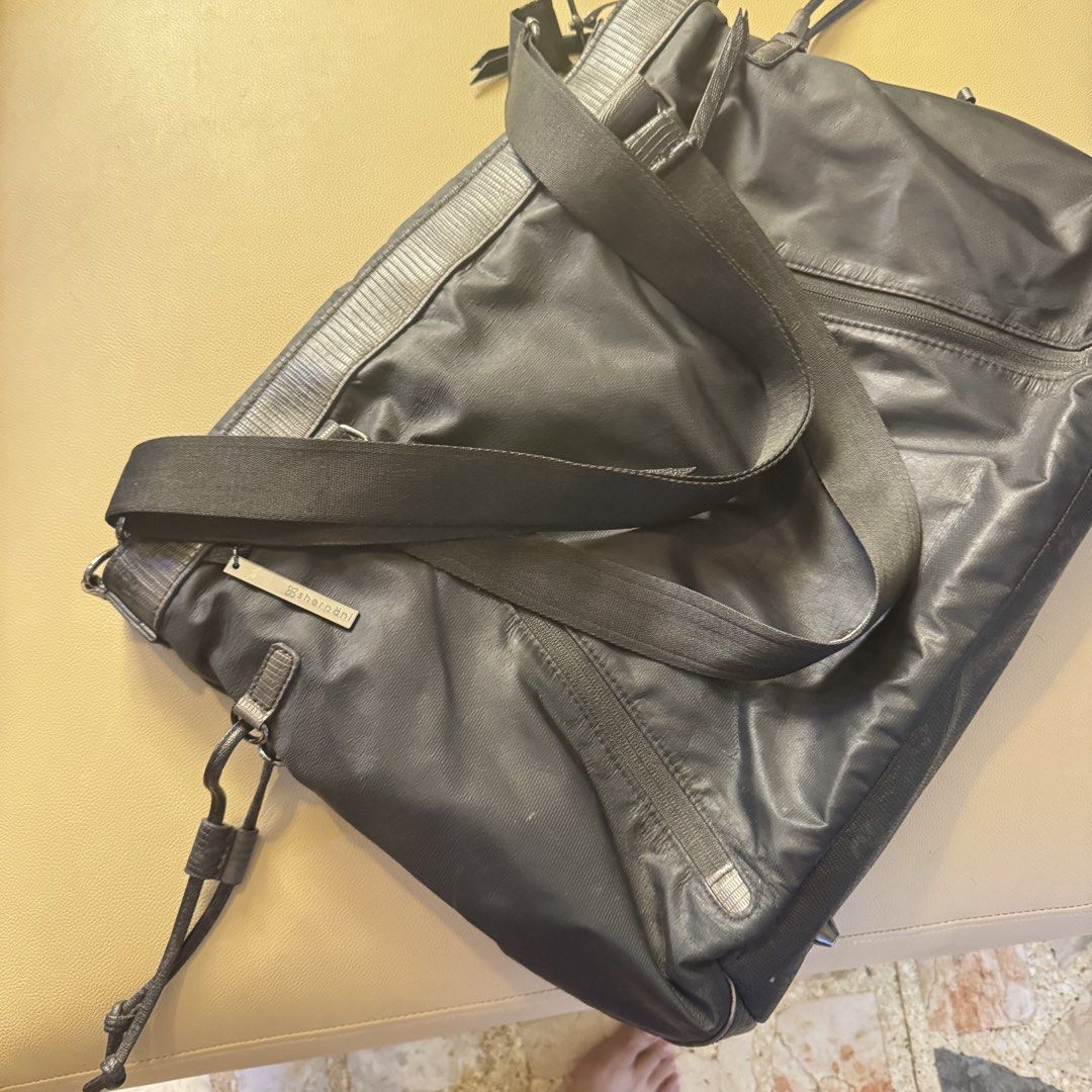 Sherpani Nylon Tote Bag (Category: Tote Bags) located in Marikina City. Submitted by elimsrellik (Listing ID 1463227319, Image 2). Description: Item: Sherpani Nylon Tote Bag Selling Price: ₱1,700 Condition: Pre-loved, very good condition RFP: Not in use, decluttering.