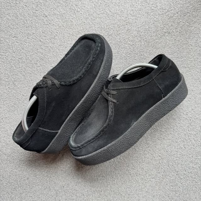 SHOOPEN CHUNKY WALLABEE SUEDE BLACK (Category: Casual Shoes) located in Cagayan de Oro. Submitted by huntbytrickjam.v2 (Listing ID 1463175731, Image 1). Description: SH-OPEN CHUNKY WALLABEE SUEDE BLACK US 9 / EURO 43 / CM 27 EXCELLENT Pair Only No Issue Fits to 10 Mens M - 1699.