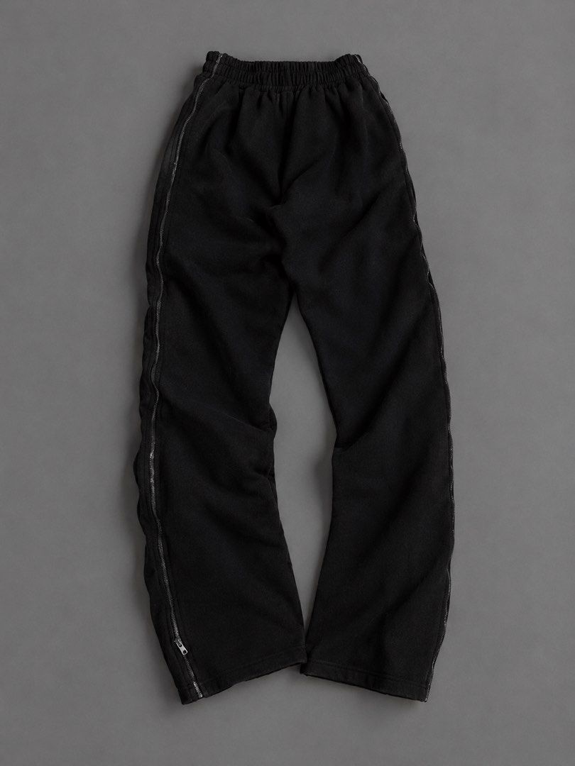 Side Zip Nylon Pants (Category: Joggers) located in Tagum. Submitted by clent.josh (Listing ID 1463242943, Image 2). Description: .