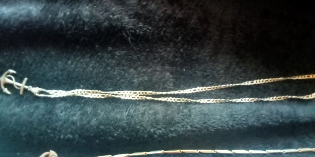 Silver necklace (Category: Necklaces) located in Paranaque City. Submitted by dimaguilaa94969 (Listing ID 1463141488, Image 1). Description: 1300 each if take all 2500 of int 09260066619.